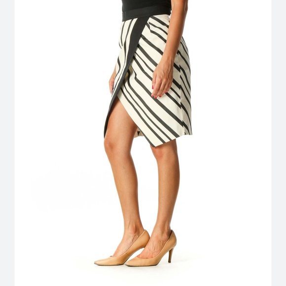 H & M Skirt - Picture 2 of 13